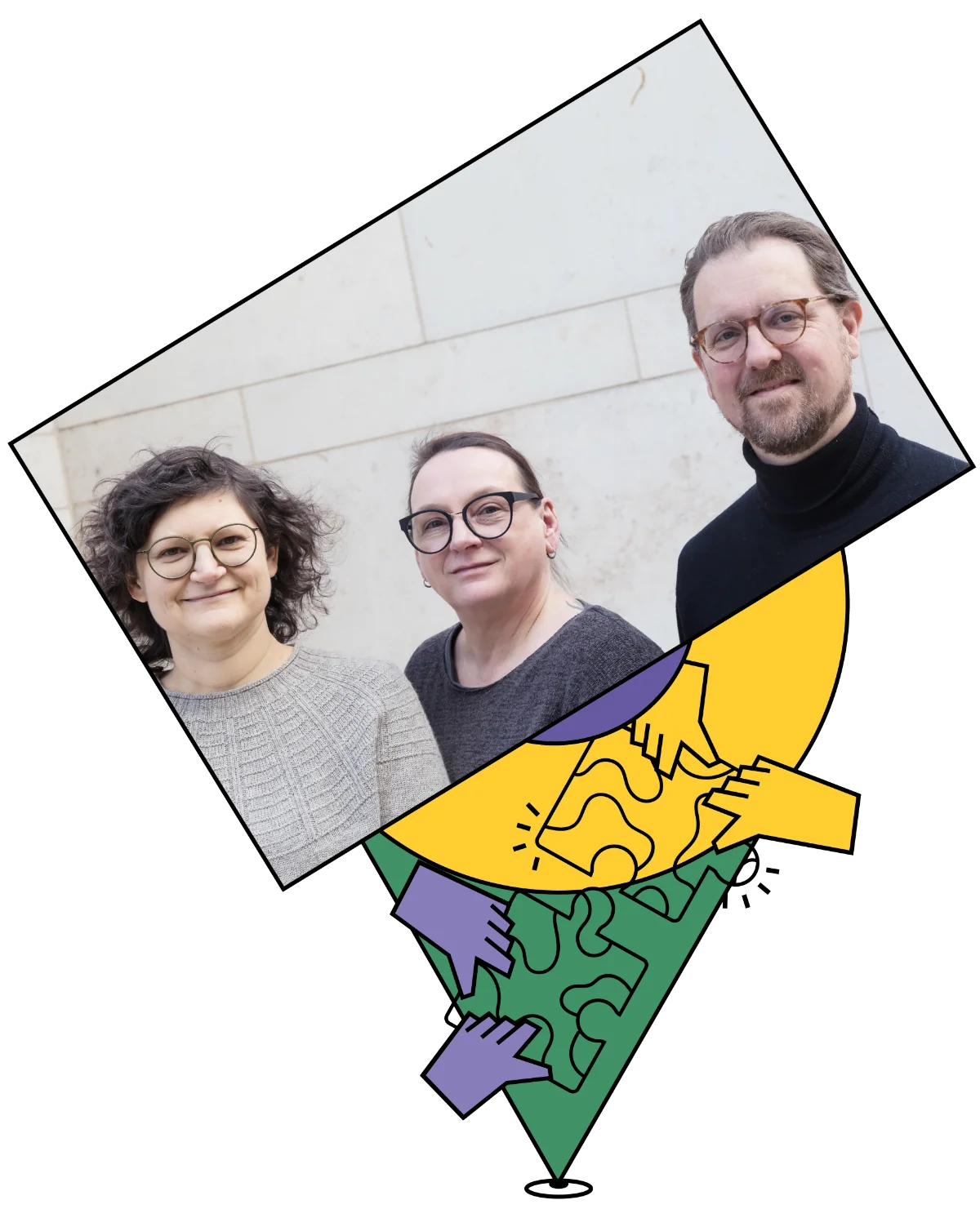 A photo of Franziska Heine, Alice Wiegand and Christian Humborg in front of a graphic showing geometric shapes and four colorful hands holding two puzzle pieces together.