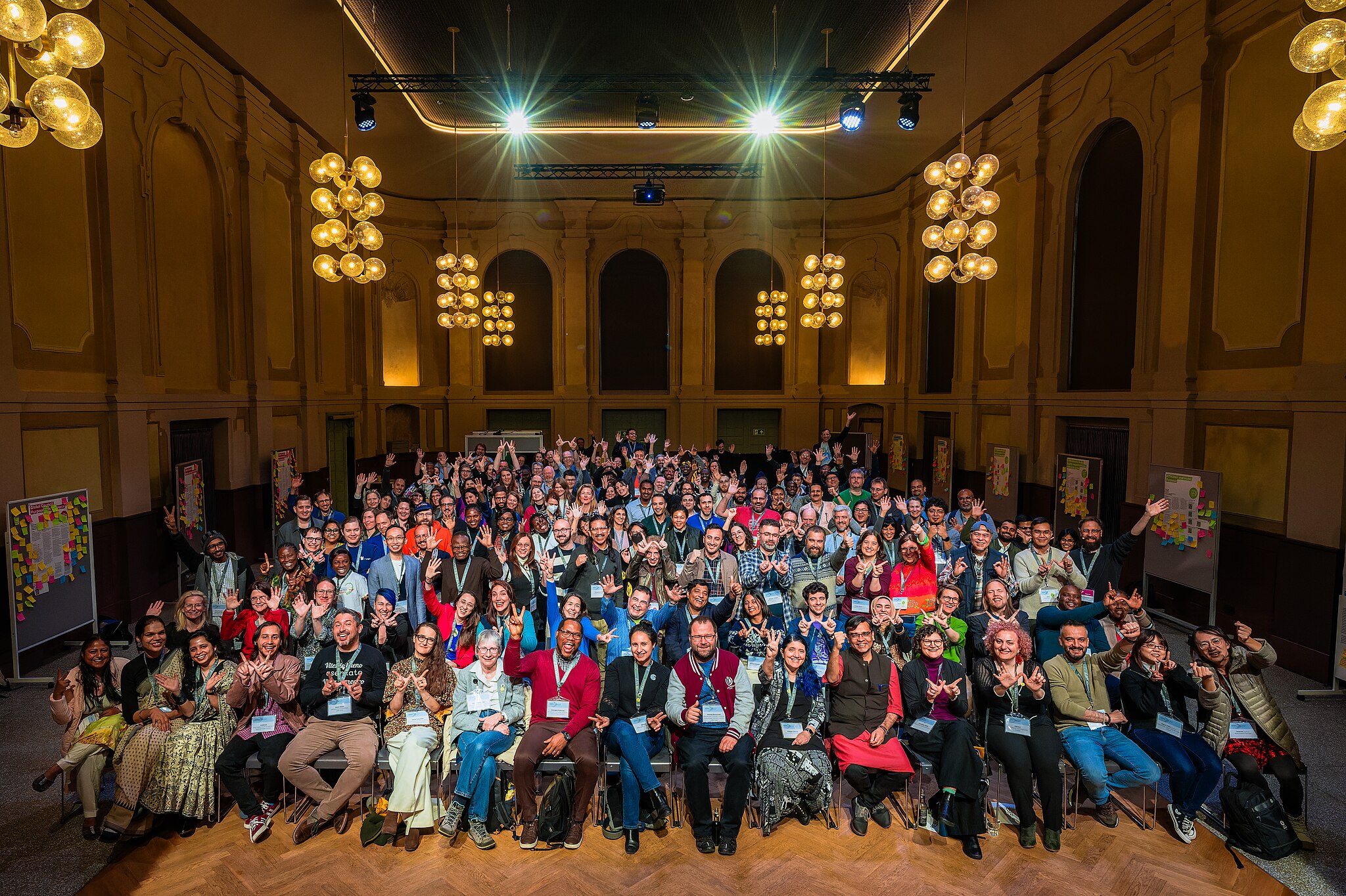 Ein Gruppenfoto der Teilnehmenden am Wikimedia Summit.