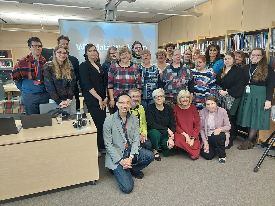 Gruppenfoto vom Wikidata-Workshop 2024 in der Lettischen Nationalbibliothek.