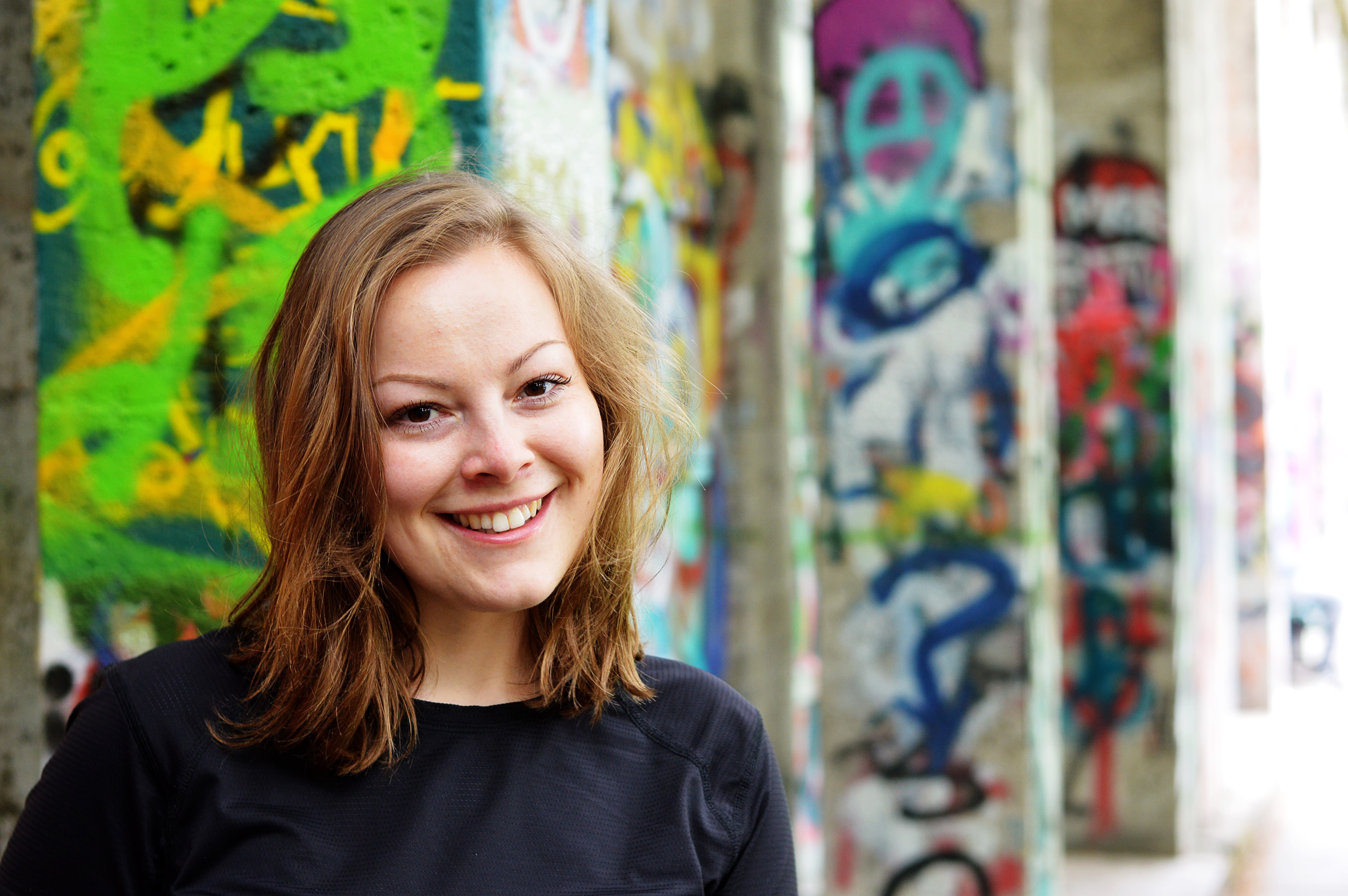 Fotografisches Porträt von Lucia Obst, Projektmanagerin UNLOCK Accelerator