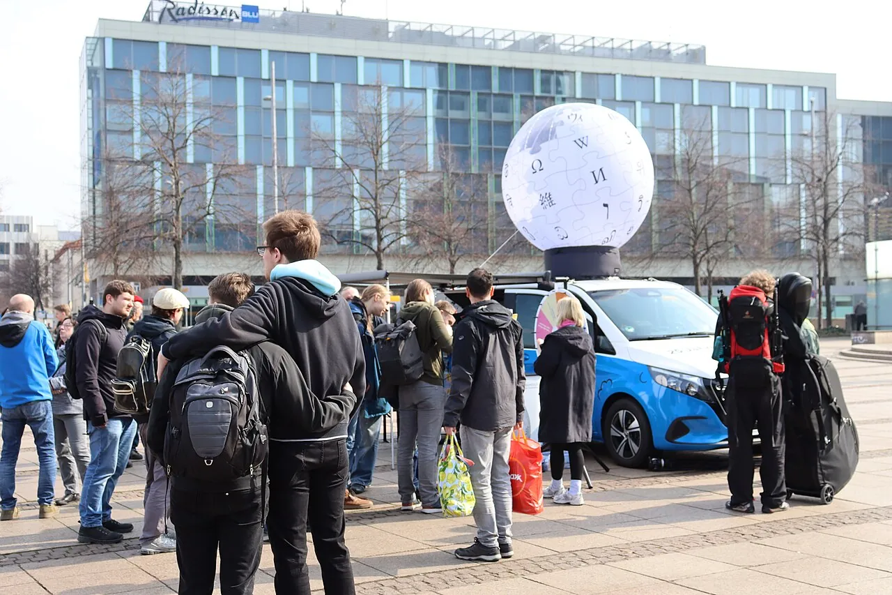 Wikipedia-Bus Leipzig