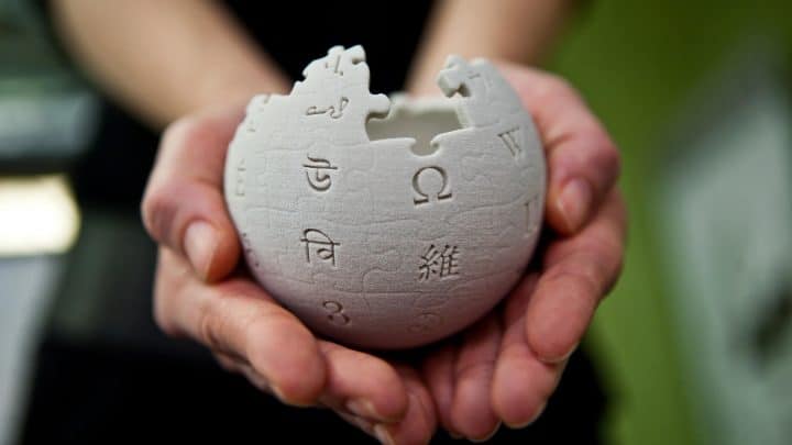 Wikipedia mini globe handheld