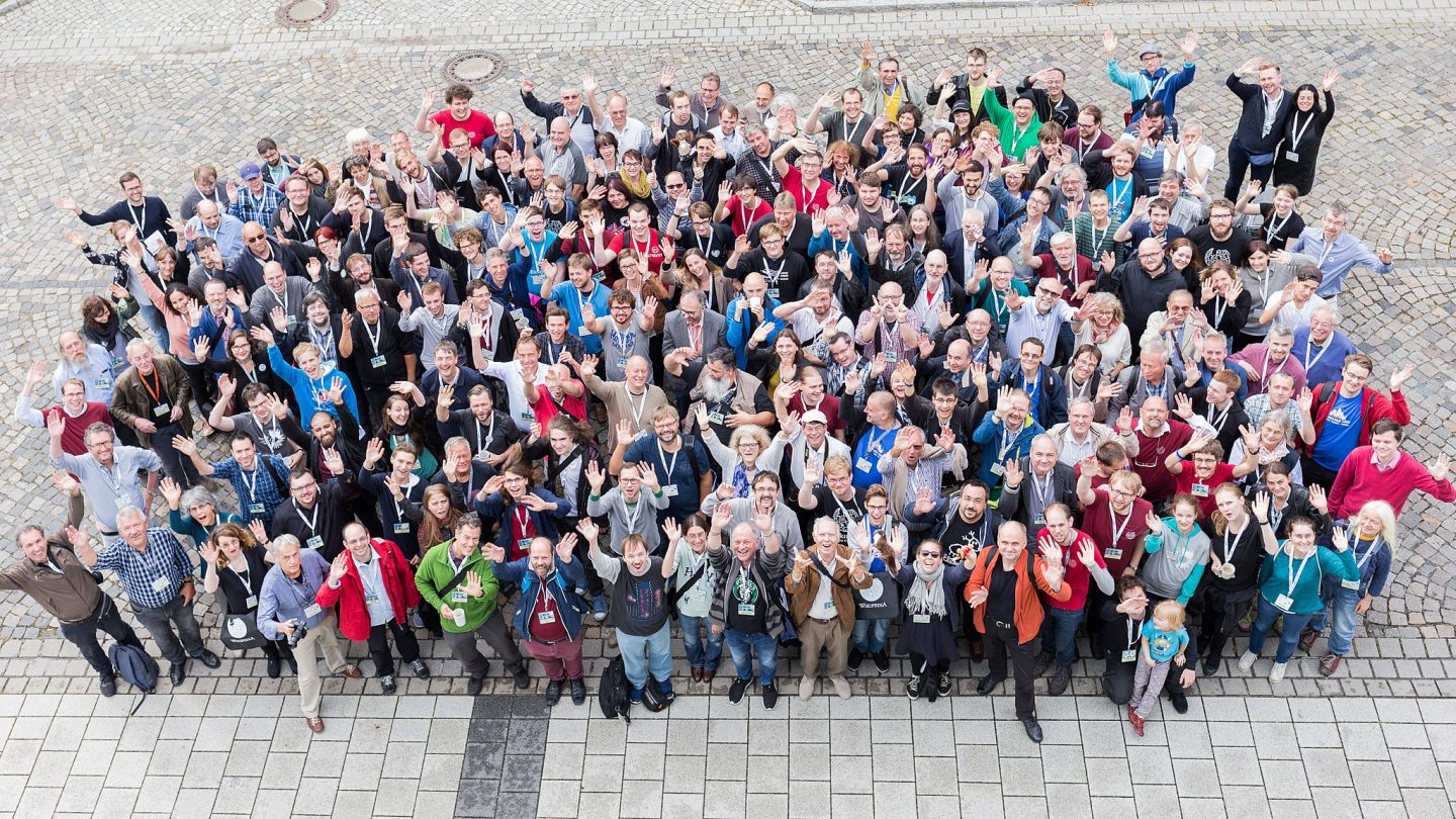 Steffen Prößdorf, Gruppenfoto WikiCon2017 IMG 9159 LR10 by Stepro, CC BY-SA 4.0