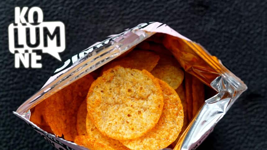 Offene Chipstüte
