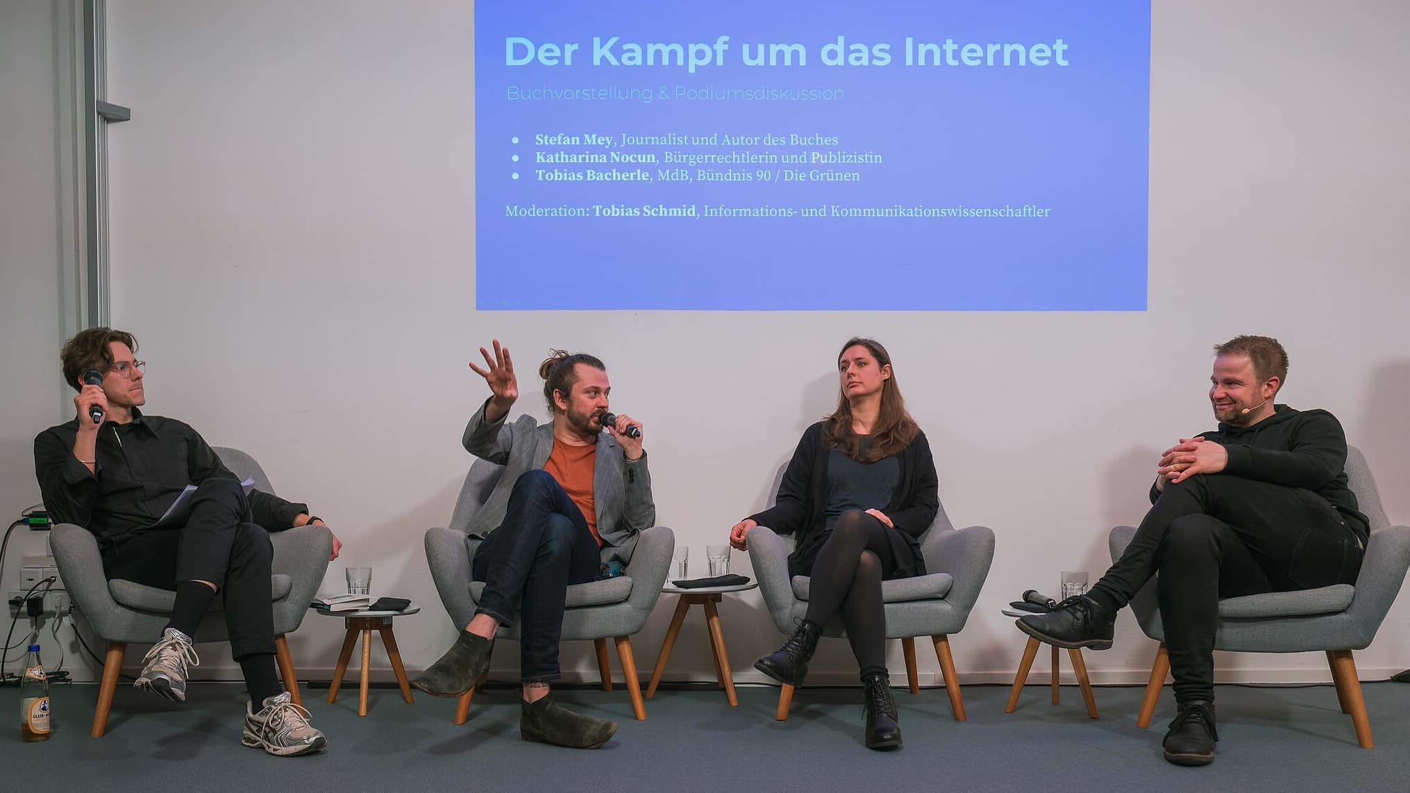 Podiumsdiskussion "Der Kampf um das Internet"