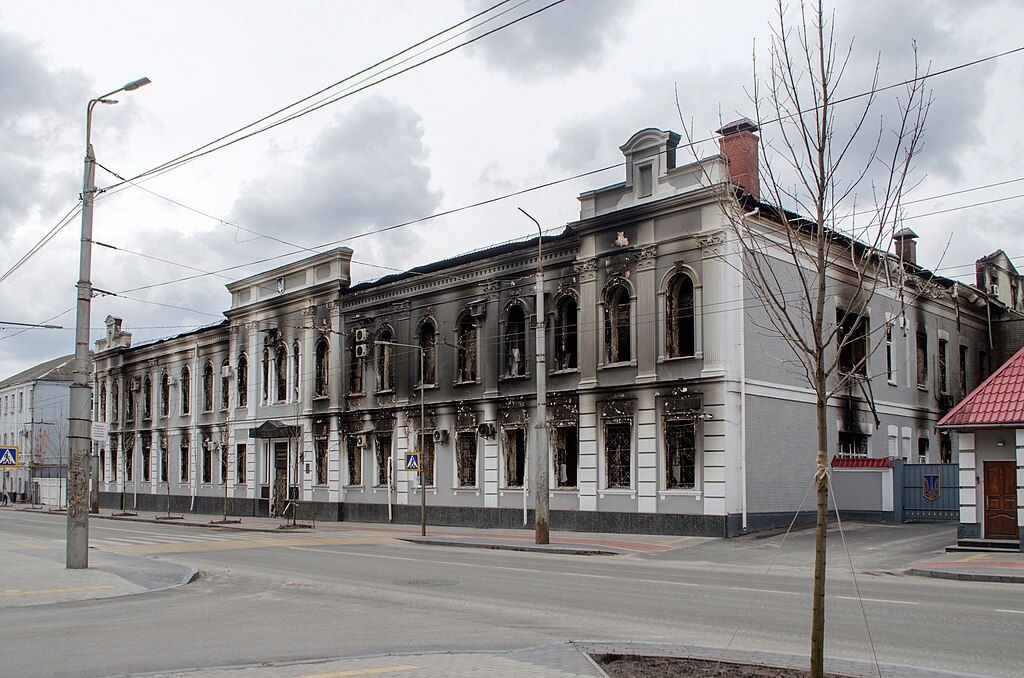 Das zerstörte Gebäude des Landgerichts in Tschernihiw, 1904 erbaut.
