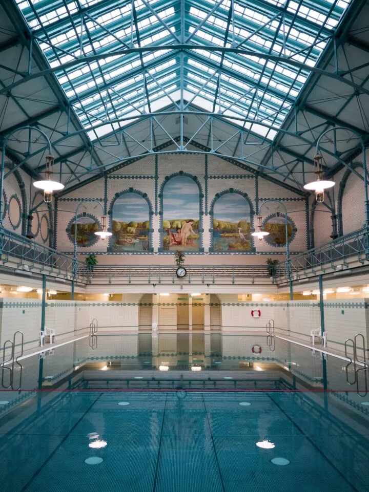 Die städtische Volksbadeanstalt in Charlottenburg-Wilmersdorf in Berlin.