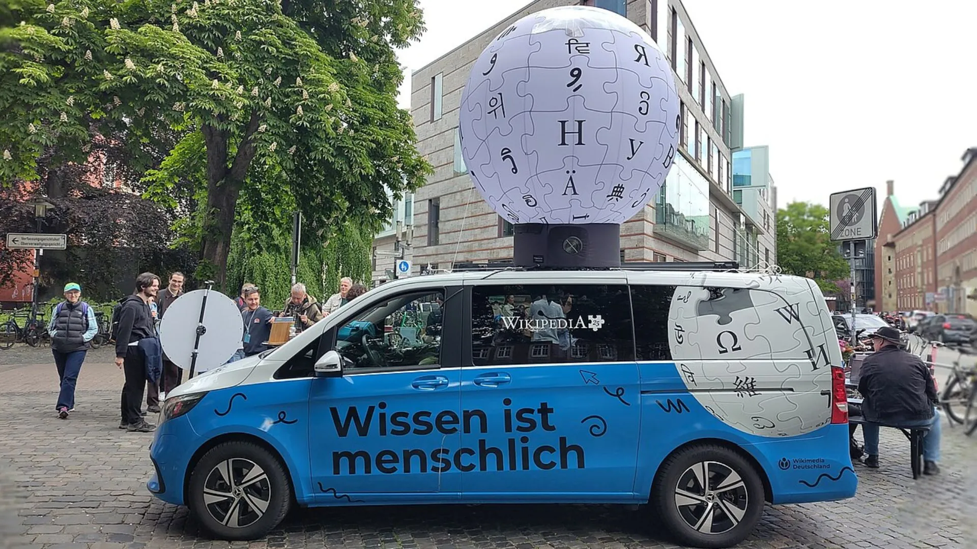 Wikipedia-Bus