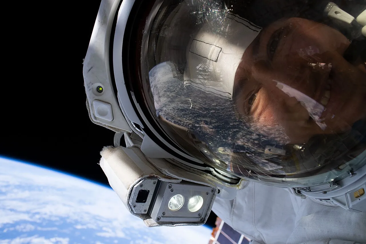 Astronaut im Weltall